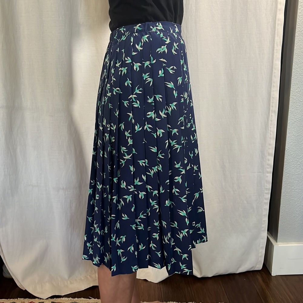 Pleated Flying Swallows Skirt, S